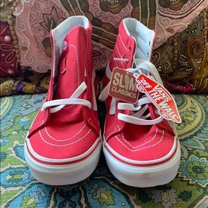 Vans NWT Slim Classics red size 8 womens usa